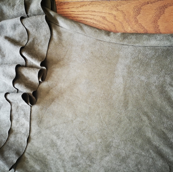 Green Off-the-shoulder Boho top - Picture 8 of 9